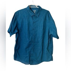 Mountain HardWear Men’s short sleeve Teal shirt. Excellent condition. Size L‎